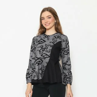 11. My Aksa Batik Wanita Blouse